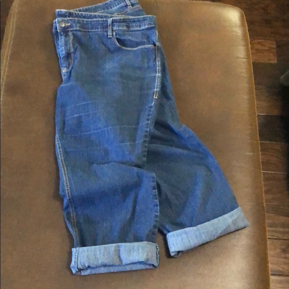 Crop jeans Old Navy ** Great Used Condition **